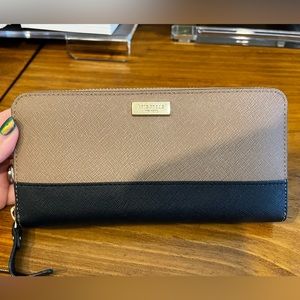 Kate Spade Newbury Lane Dune/Black Wallet